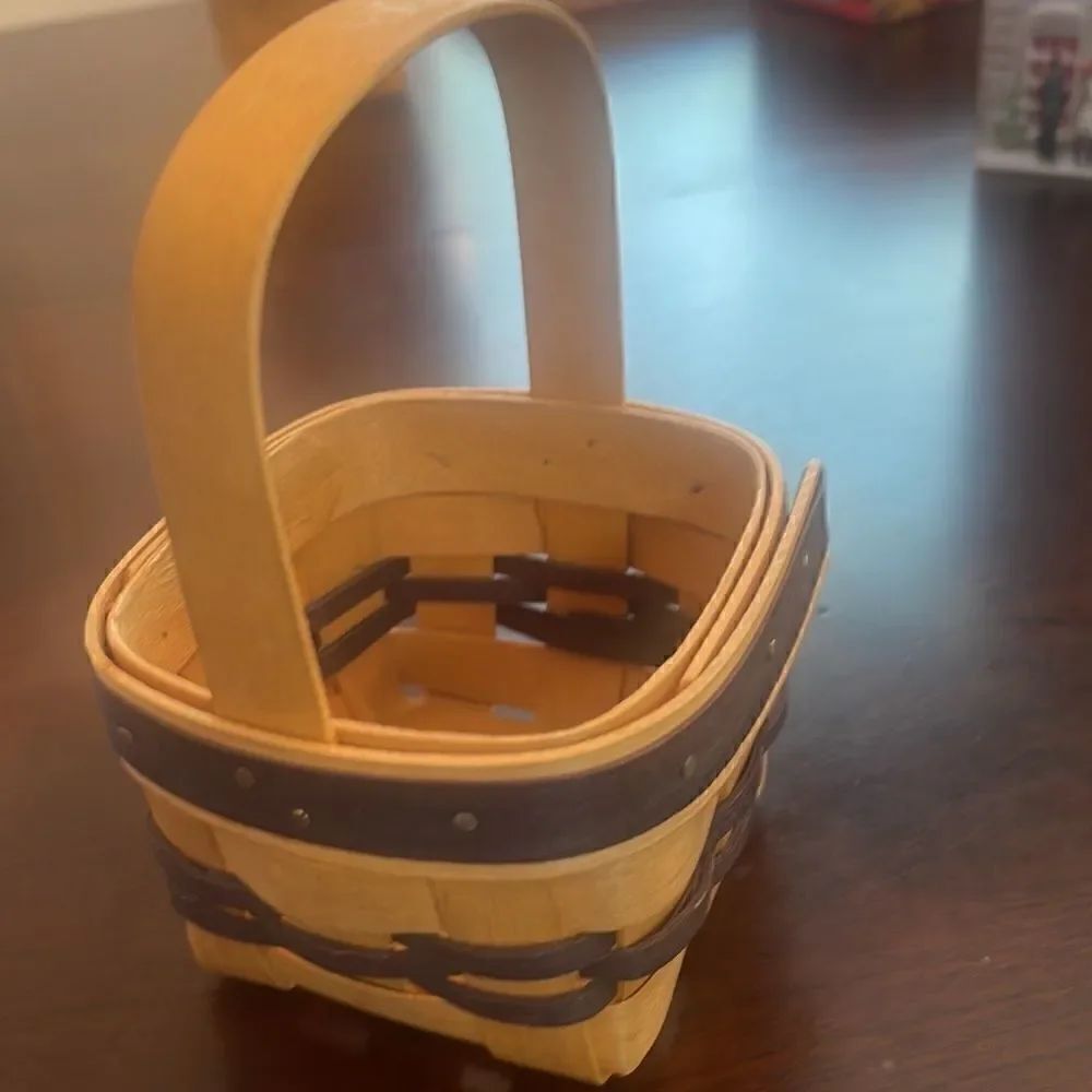 Small Royce Craft Basket - Picture 2 of 3